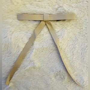 Bow Hair Clip NWT, alligator clip,cream, vegan leather